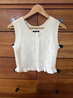 Papermoon Cream Scalloped Knit Button-Front Cropped Vest NWT Size S